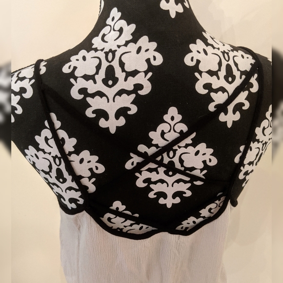 5/$25 Maurice's fringed top - Picture 3 of 4